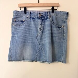 GAP Light Blue Denim Mini Skirt with Raw Hem, size 32/14
